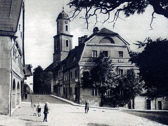 archiwalne zdjęcie, widok na ulicę szpitalną